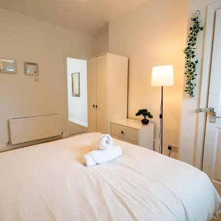 Cozy Urban Retreat | Modern 1br | Free Parking