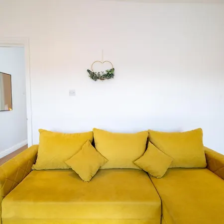 Apartman Cozy Urban Retreat | Modern 1br | Free Parking Bristol