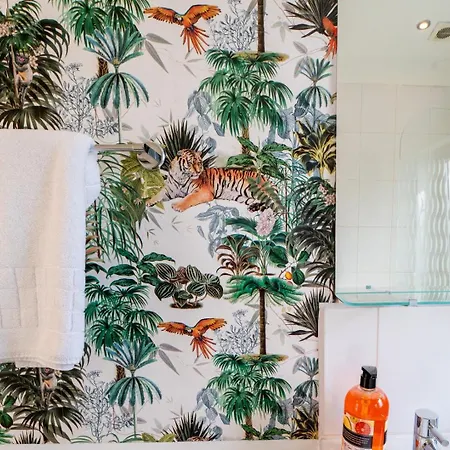 Cozy Urban Retreat | Modern 1br | Free Parking Lejlighed